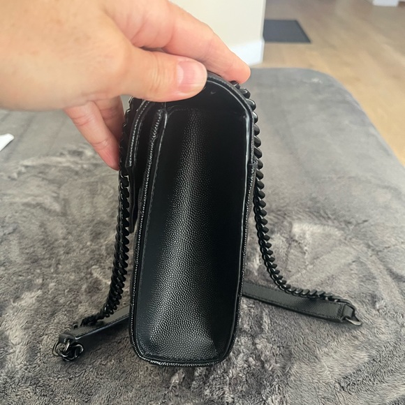 SOLD - Authentic BLACK Envelope Triquilt Medium YSL Shoulder Bag in Leather - Picture 6 of 11